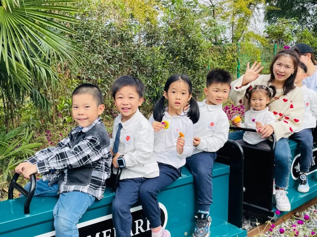 圣地雅歌幼儿园|不负好时光，，，，相约趣探秋