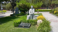 孙礼仁纪念碑完工：以《思索》之名，，，，，，传承艺术之魂